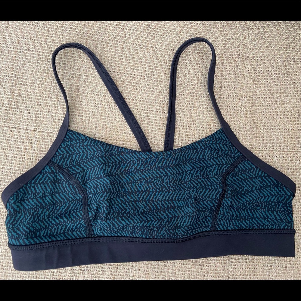 Size 10 Lululemon Green/Black Rise and Run Bra